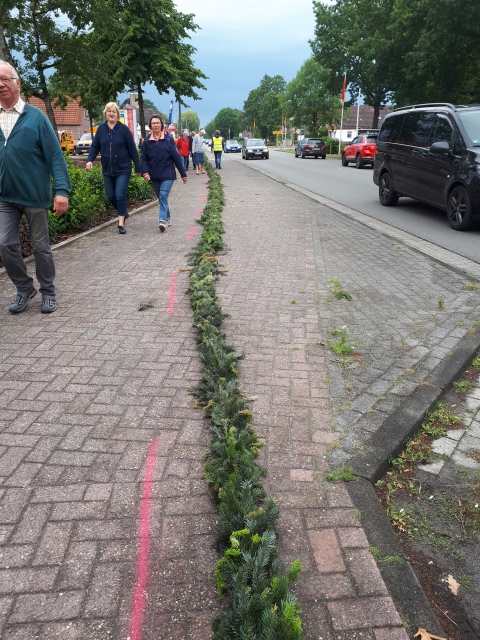 ../fotos/weltrekordversuch_ostrhauderfehn_2019/2019-06-15 10.00.42.jpg